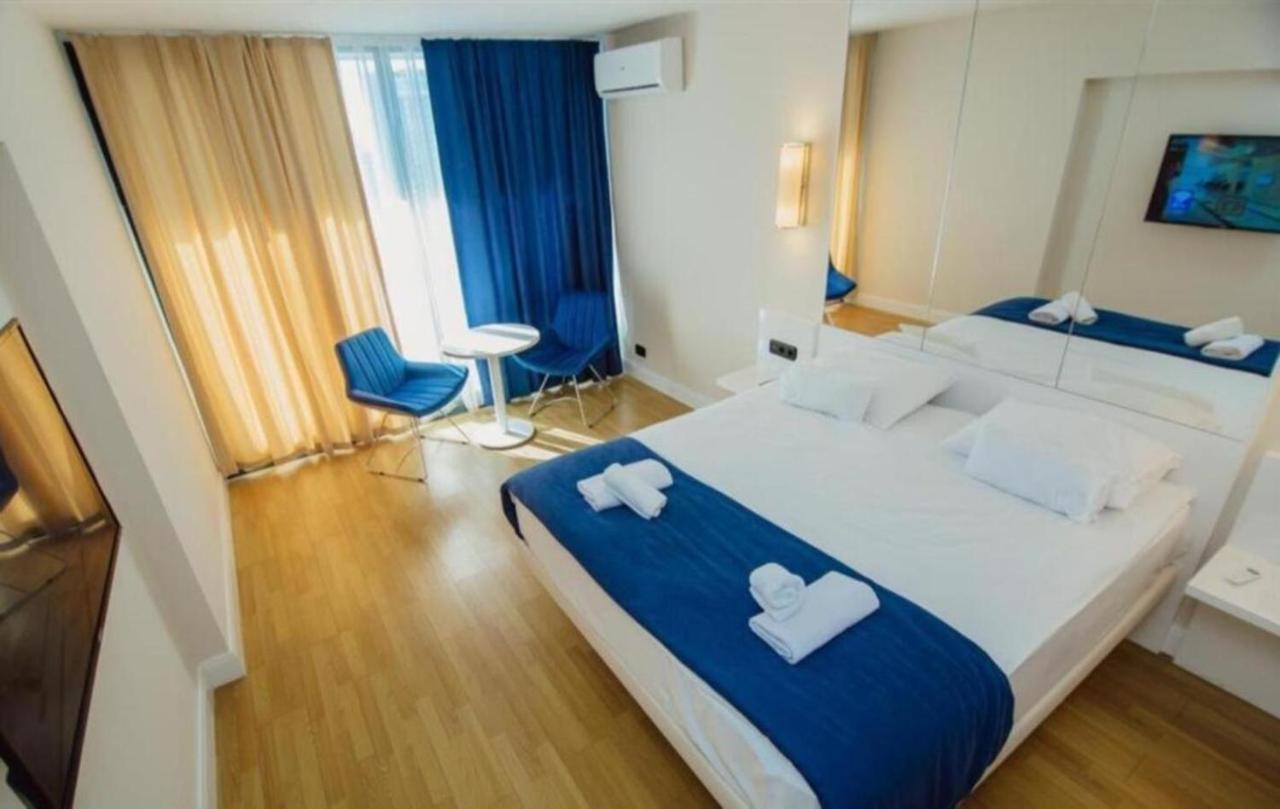 Seaside Resort In New Orbi Twins Batumi Kültér fotó