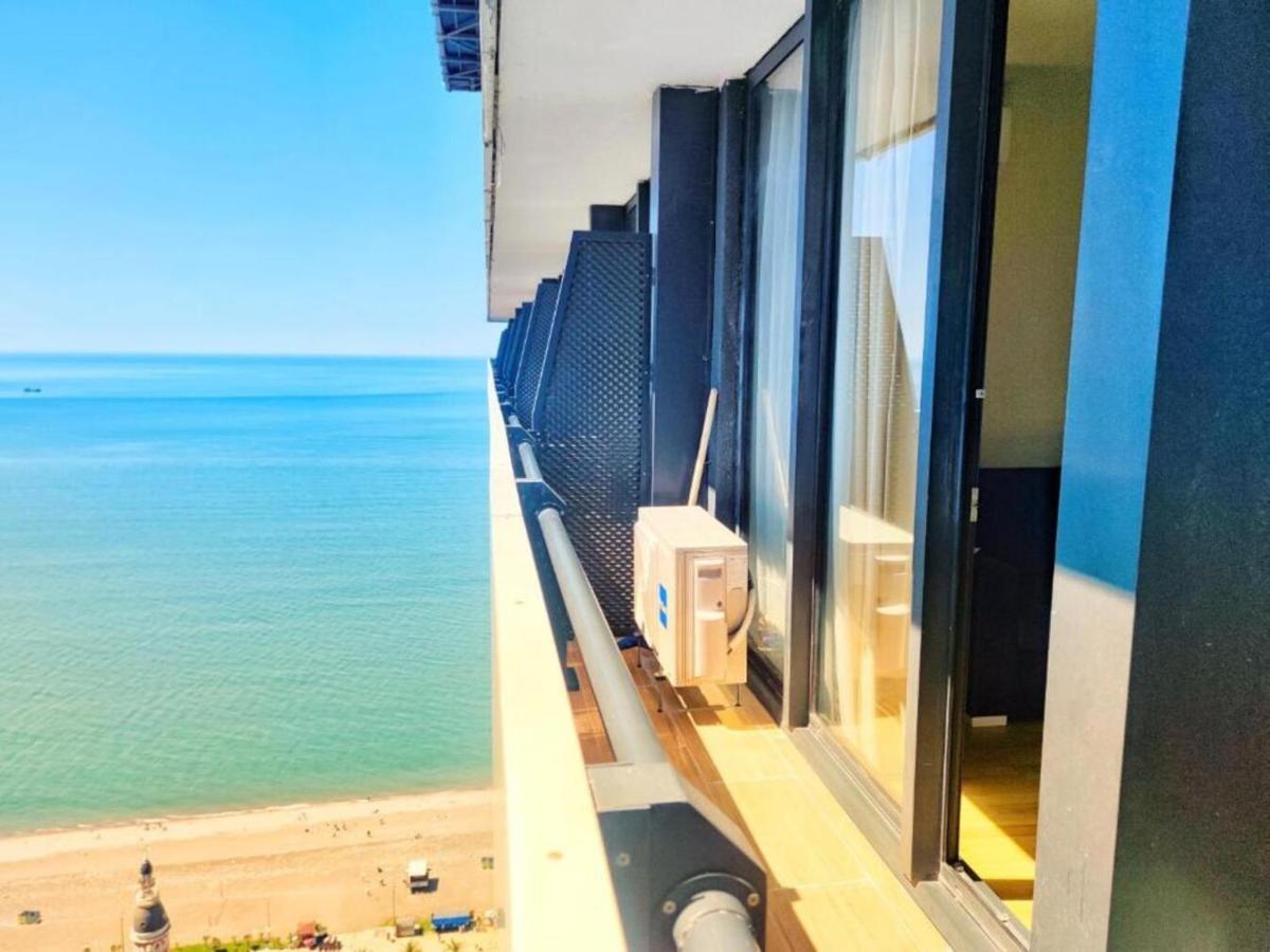Seaside Resort In New Orbi Twins Batumi Kültér fotó