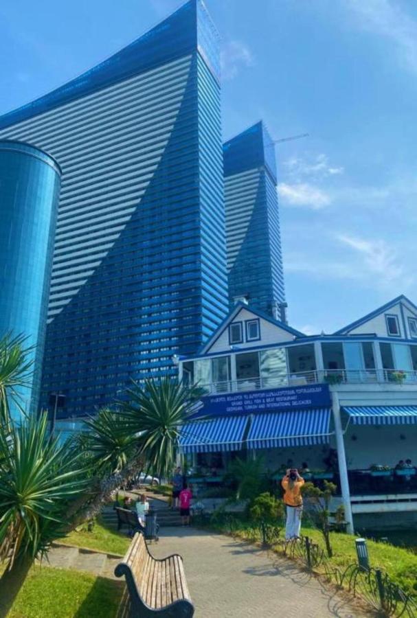 Seaside Resort In New Orbi Twins Batumi Kültér fotó