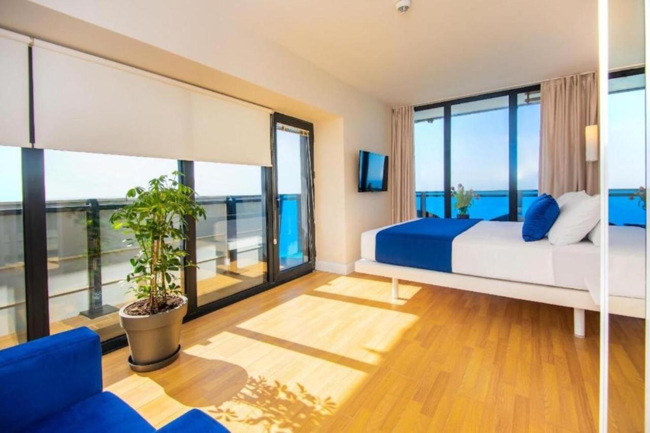 Seaside Resort In New Orbi Twins Batumi Kültér fotó