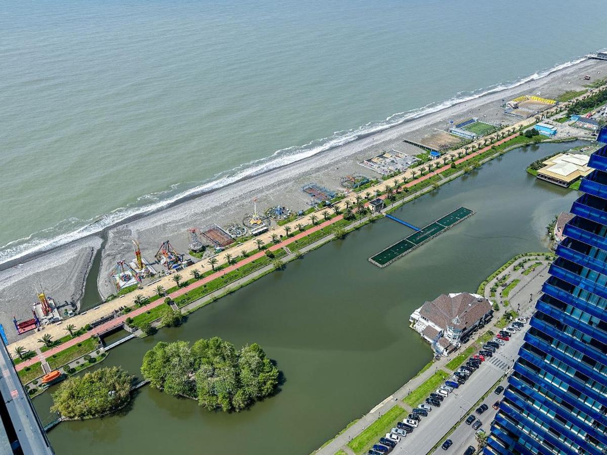 Seaside Resort In New Orbi Twins Batumi Kültér fotó